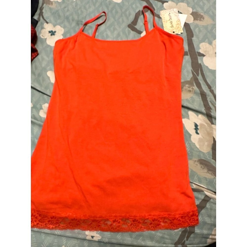 6 FOR $10 NWT Derek heart large tank top